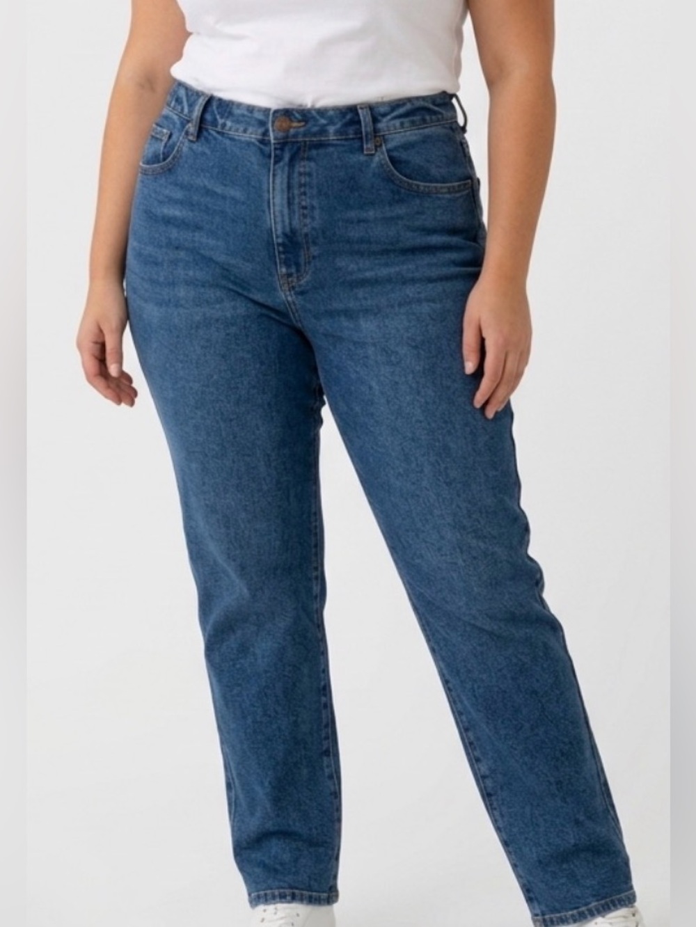 Classic High-Rise Women's Jeans in Dark Blue